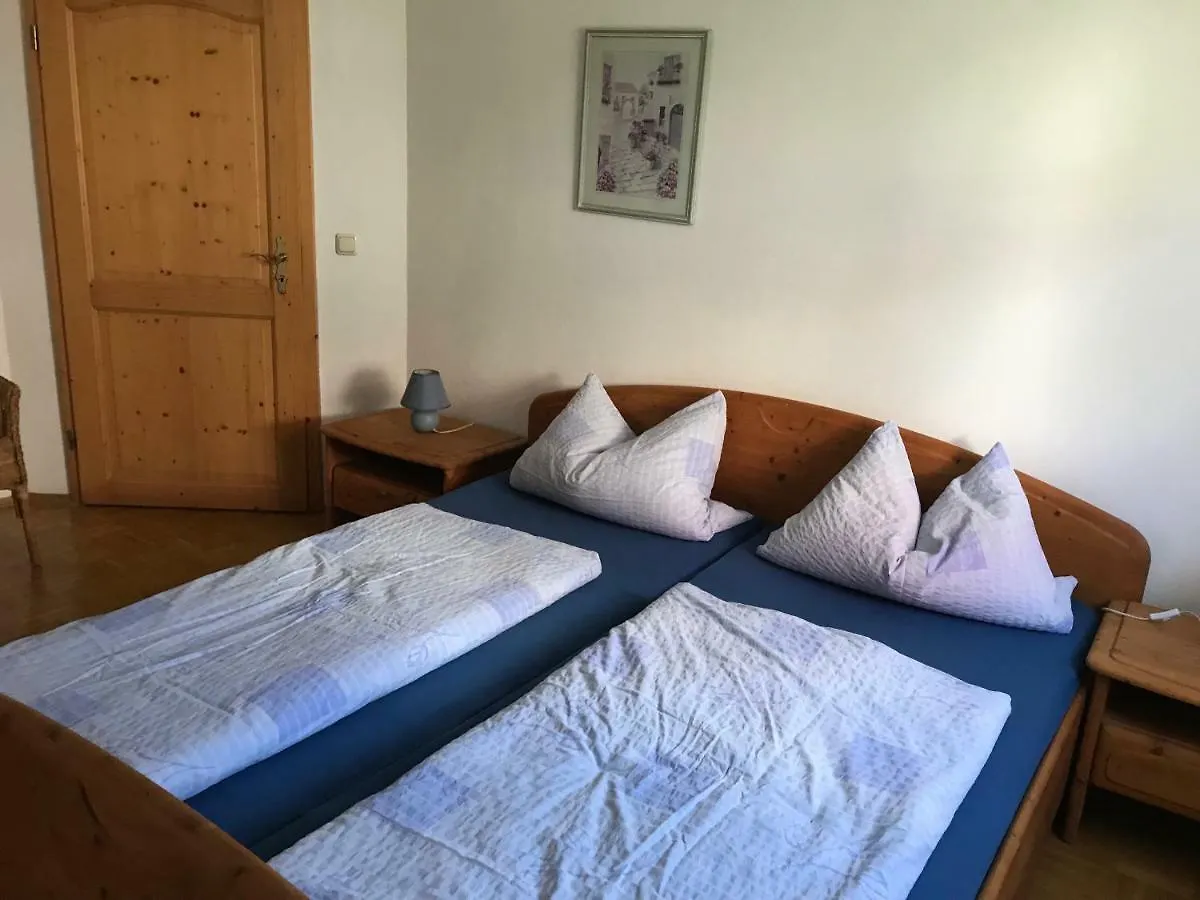 דירה נוינבורג וורם ואלד Ferienwohnung Scherr גרמניה